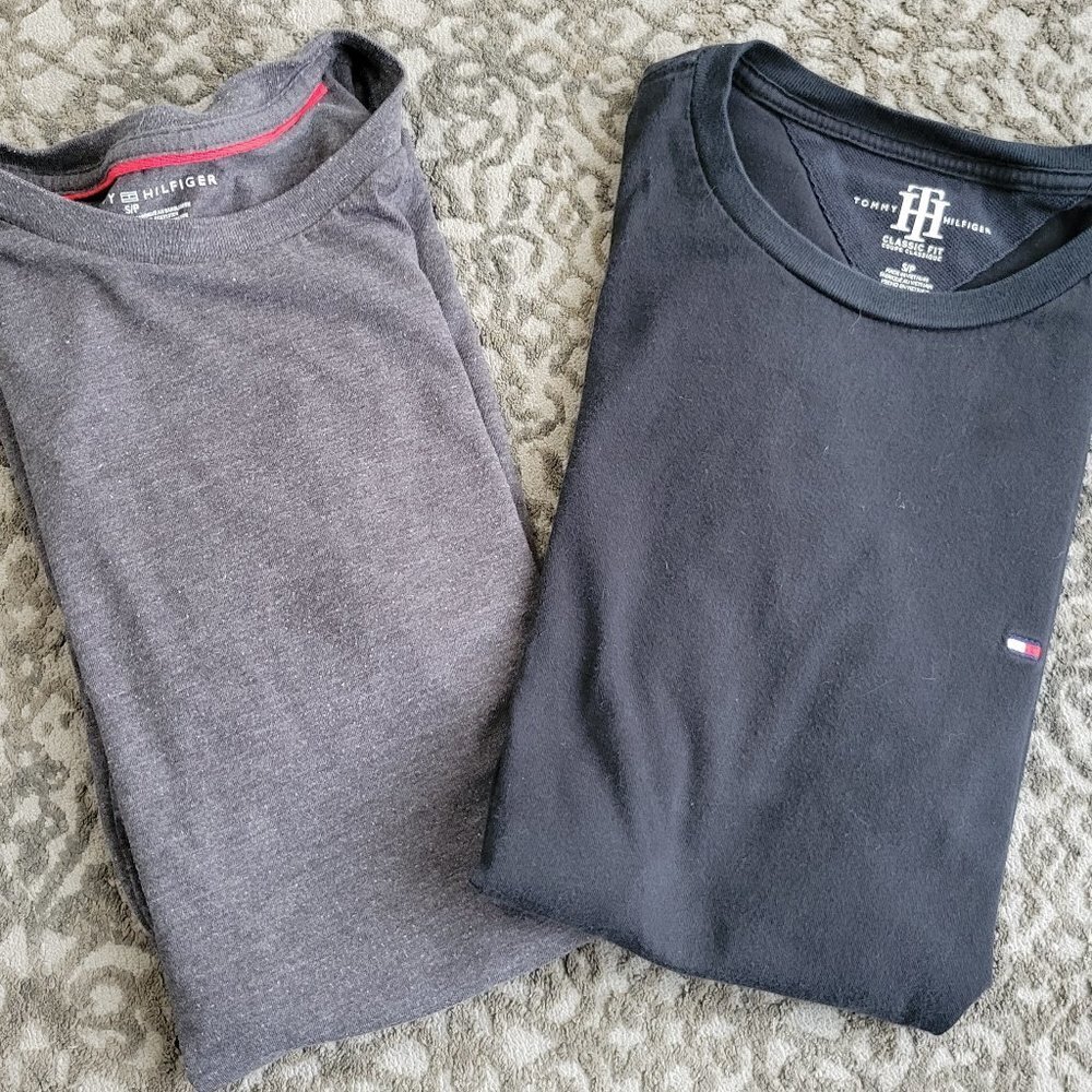 2 Tommy Hilfiger T Shirts
